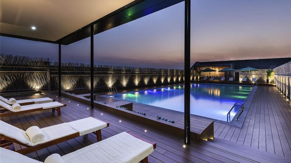 Novotel Shanghai Clover Pool