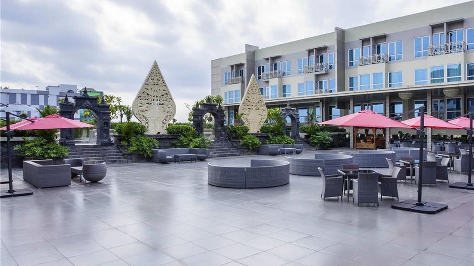 Grand Mercure Yogyakarta Adi Sucipto Pool