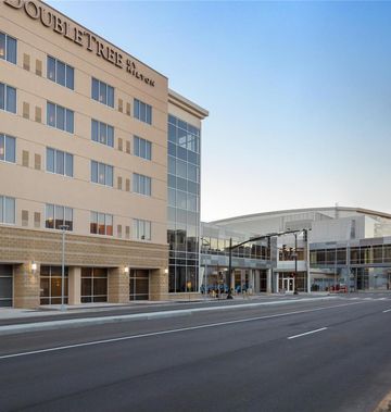 DoubleTree by Hilton Evansville