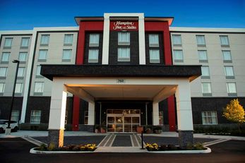 Hampton Inn & Suites Thunder Bay