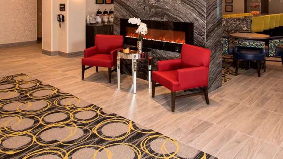 Hampton Inn & Suites Thunder Bay Lobby