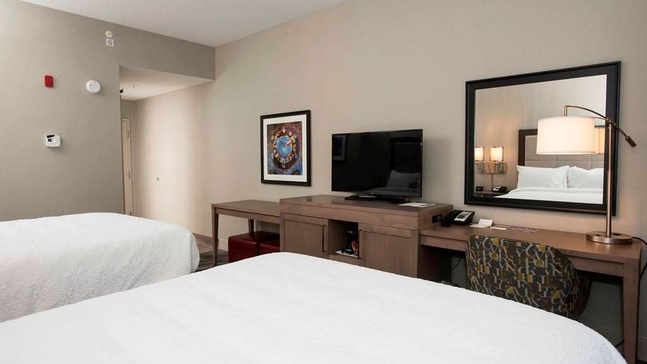 Hampton Inn & Suites Thunder Bay Room