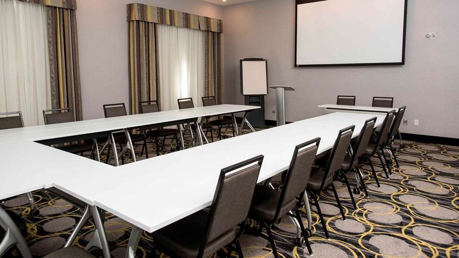 Hampton Inn & Suites Thunder Bay Meeting