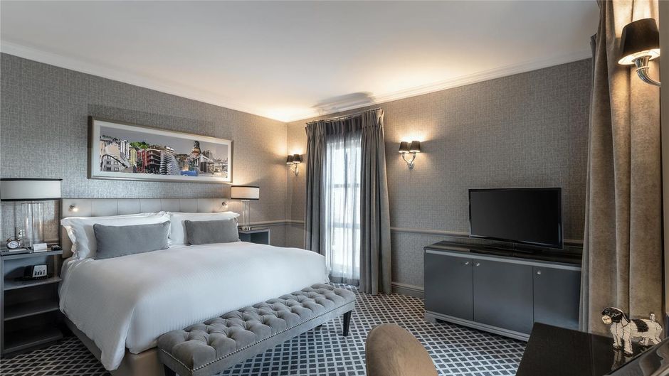 54 On Bath Suite