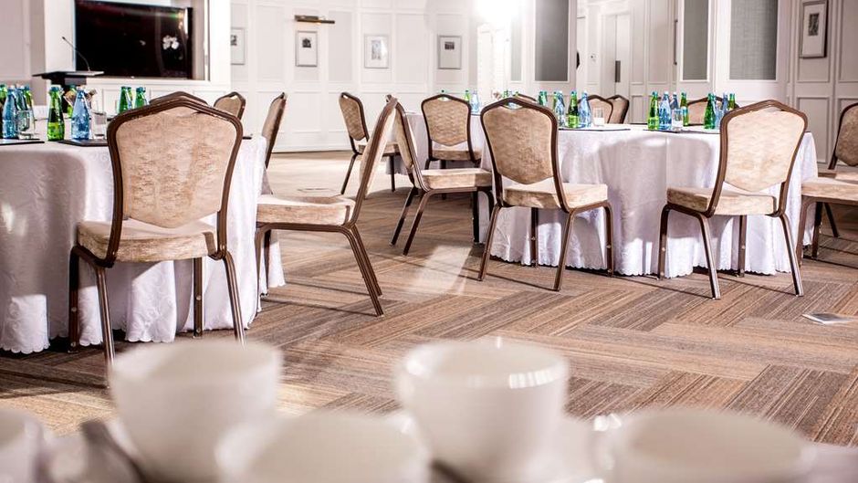 Beverly Hills Hotel Meeting