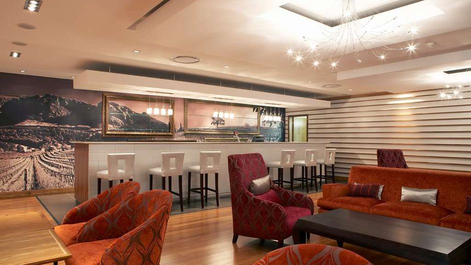 Garden Court Nelson Mandela Blvd Restaurant