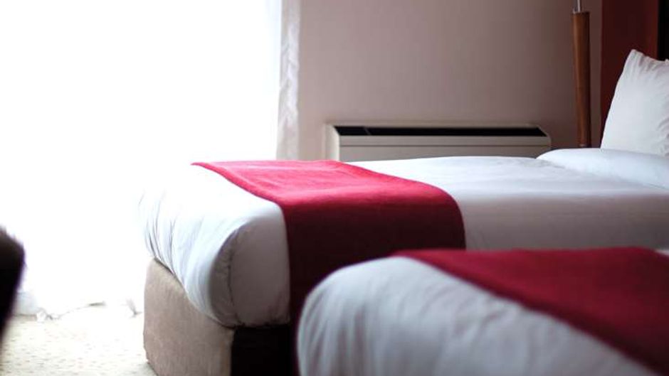 Garden Court Nelson Mandela Blvd Room