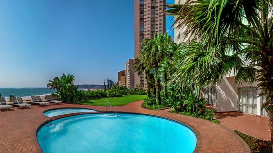 Garden Court South Beach Pool