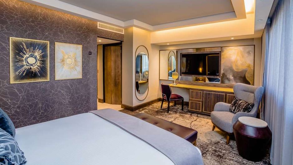 Sandton Sun and Towers Suite