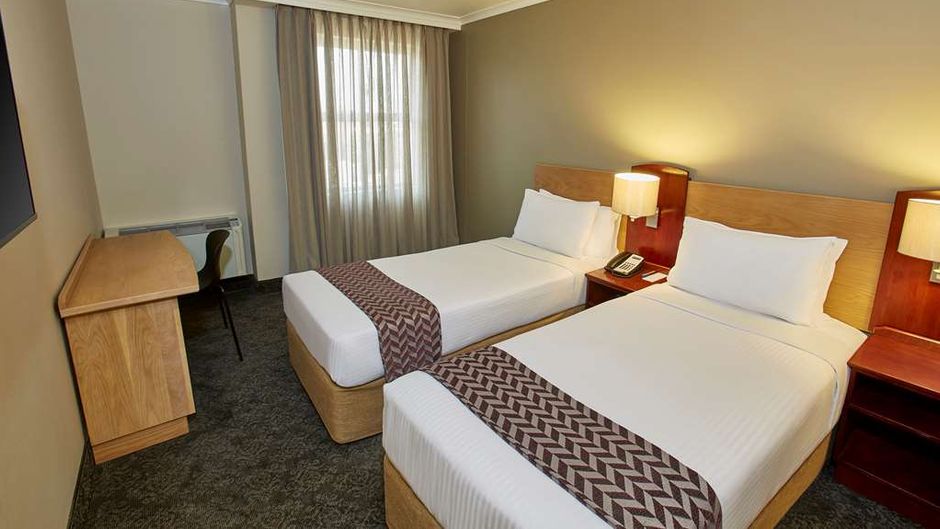 StayEasy Century City Room