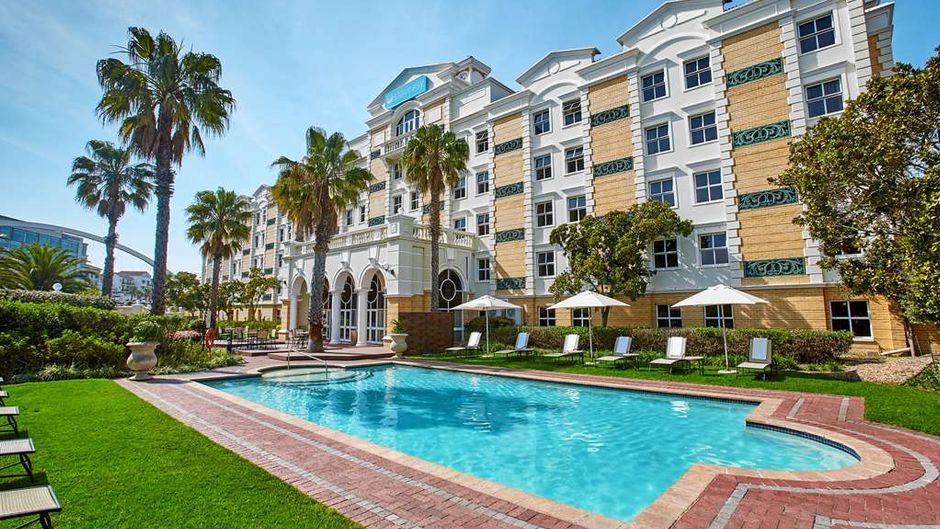 StayEasy Century City Exterior