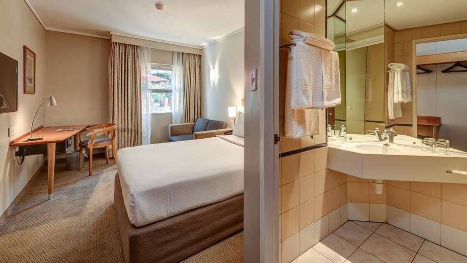 StayEasy Pretoria Room