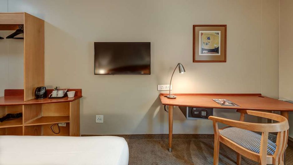 StayEasy Pretoria Room