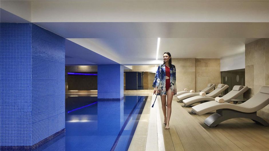 Moevenpick Istanbul Bosphorus Pool