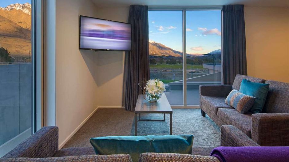 Ramada Hotel & Suites Remarkables Park Suite