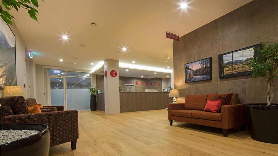 Ramada Hotel & Suites Remarkables Park Lobby