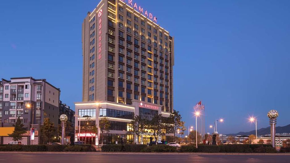 Ramada Huize Exterior