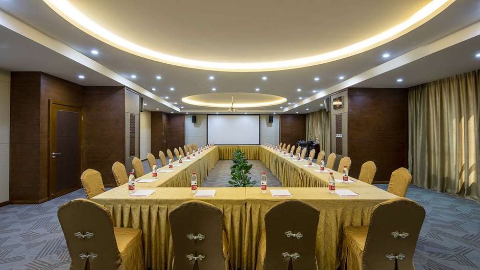 Ramada Huize Ballroom