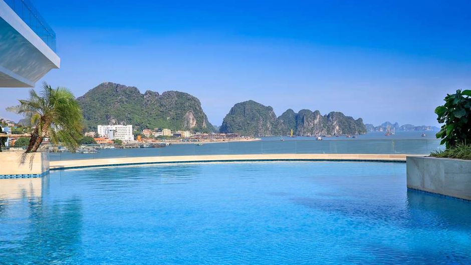 Wyndham Legend Halong Hotel Pool