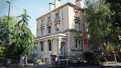 Victoria Square Hotel