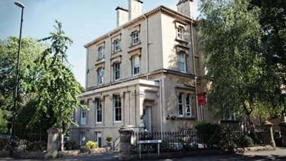Victoria Square Hotel Exterior
