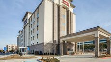Hampton Inn/Suites Dallas - Central Expy
