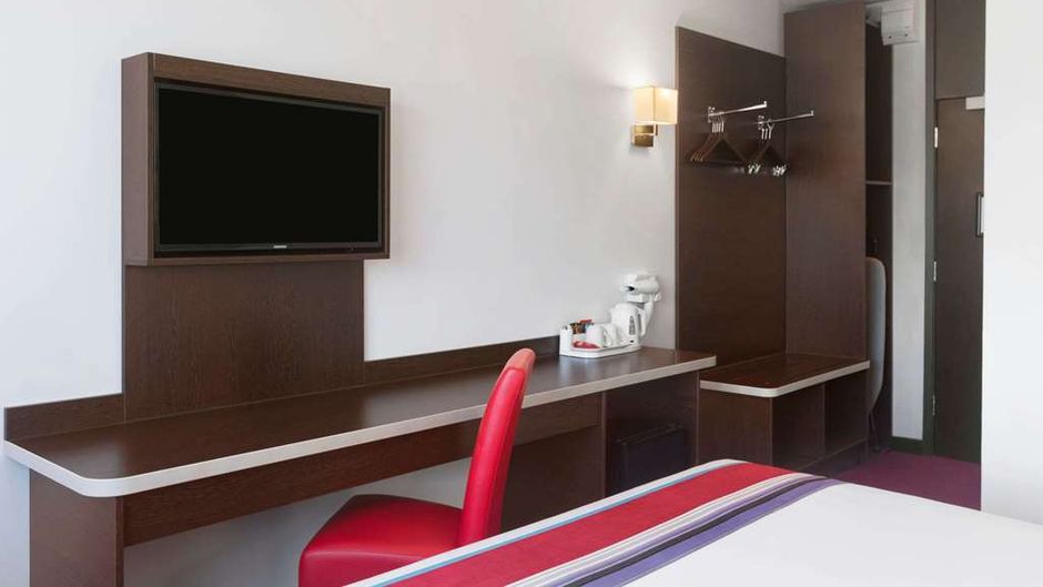 Ramada Milton Keynes East M1 Room