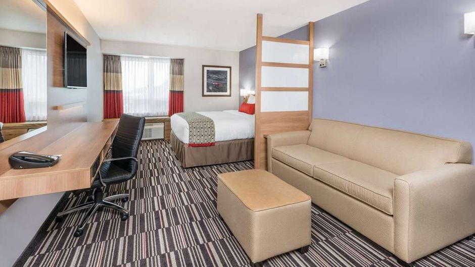Microtel Inn & Suites, Sudbury Room