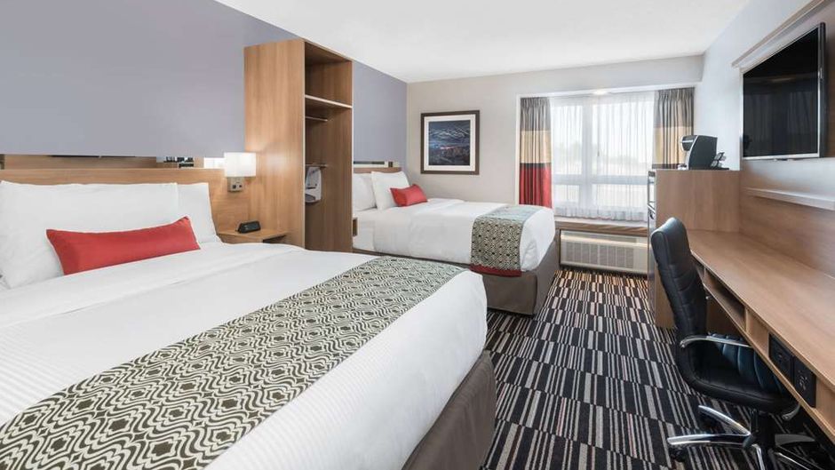 Microtel Inn & Suites, Sudbury Room