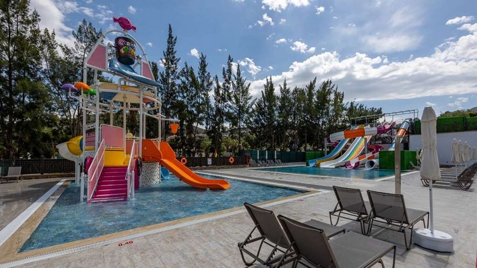 Ramada Hotel & Suites Kusadasi Recreation