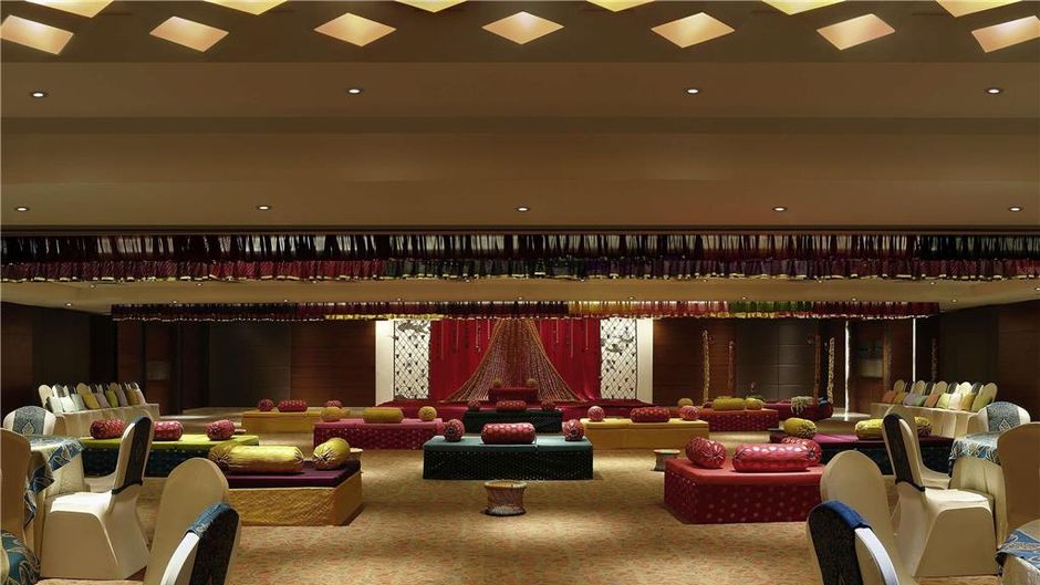 Grand Mercure Vadodara Surya Palace Exterior