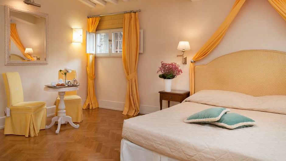 Hotel Executive Suite
