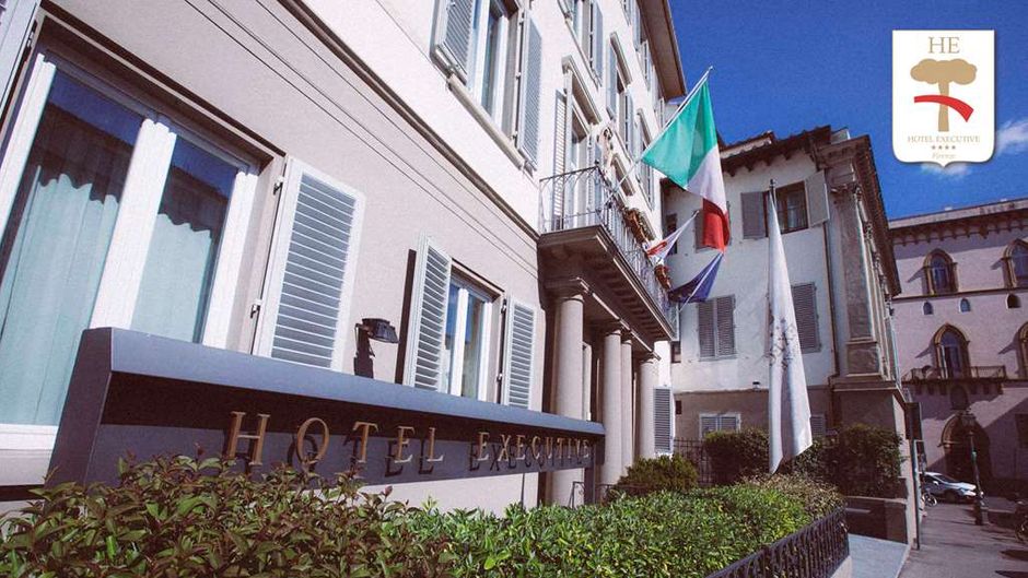 Hotel Executive Exterior