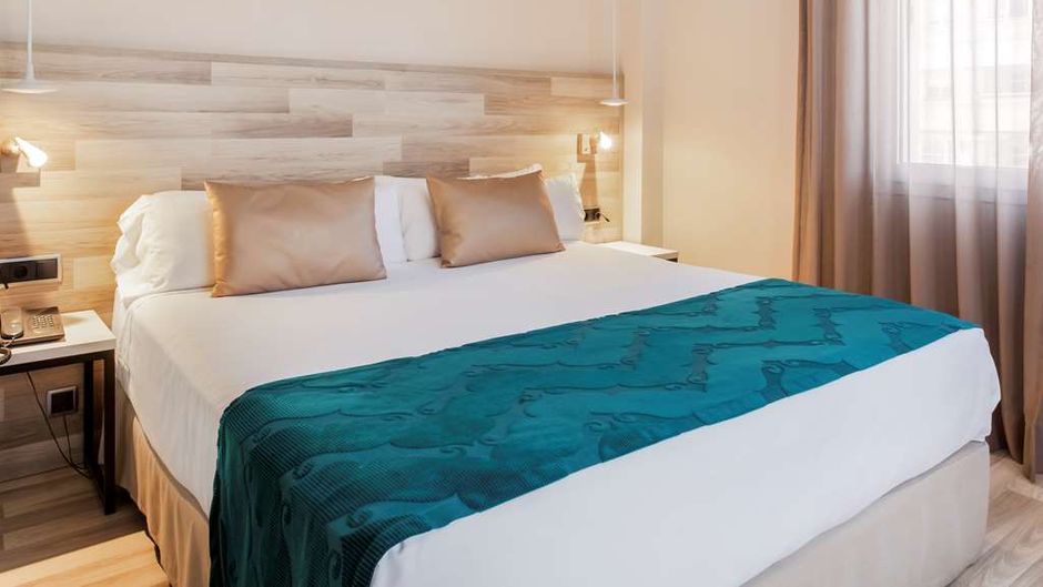 Catalonia Santa Justa Room