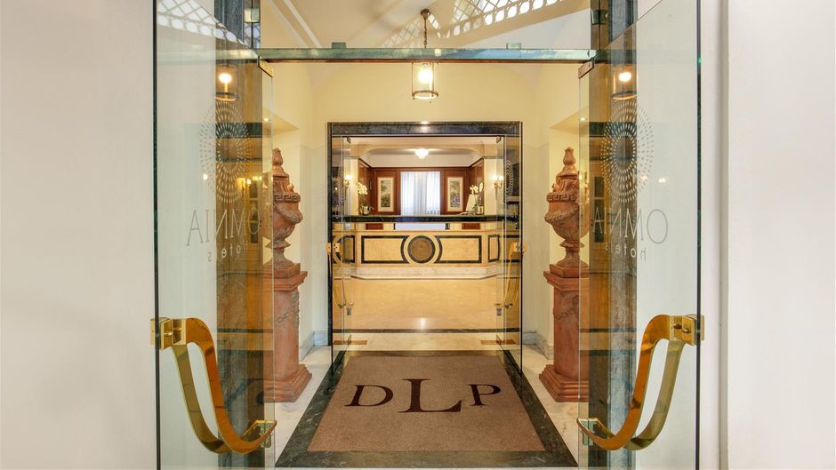 Hotel Donna Laura Palace Lobby