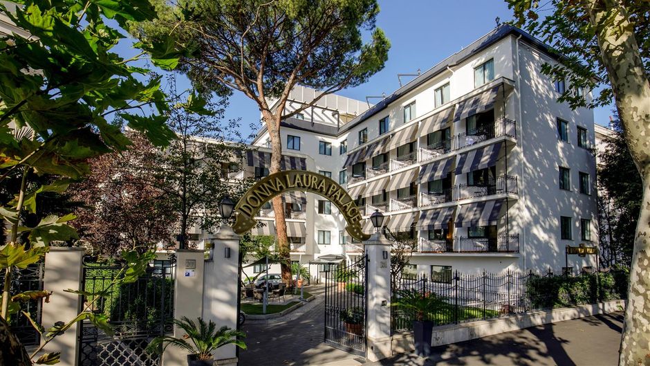 Hotel Donna Laura Palace Exterior