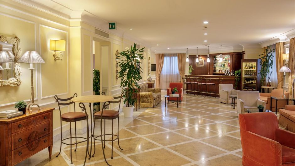 Hotel Donna Laura Palace Lobby