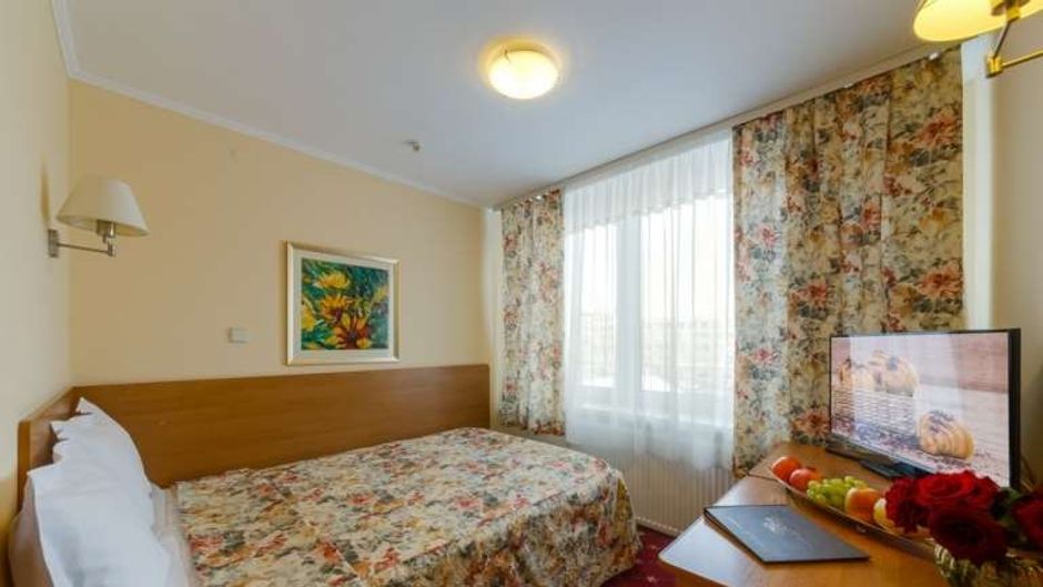Nadiya Hotel Room