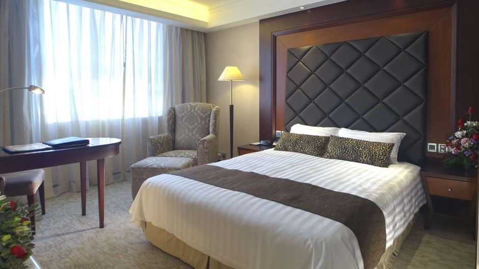 Metropark Hotel Kowloon Suite