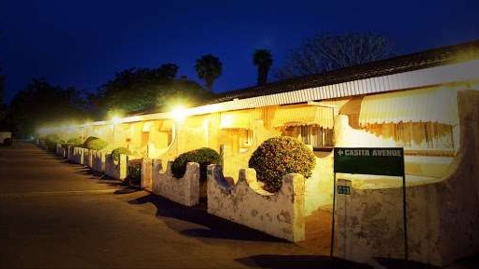 Kadoma Hotel & Conference Center Exterior