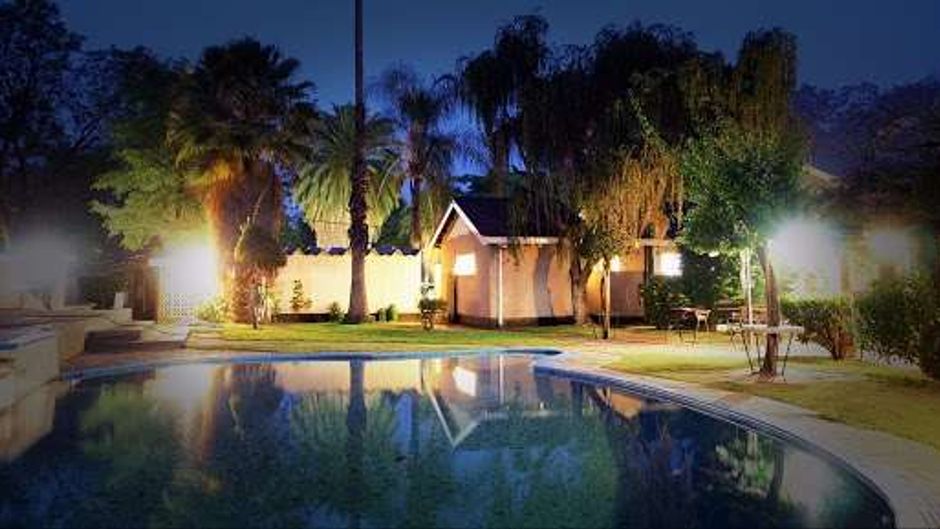 Kadoma Hotel & Conference Center Exterior