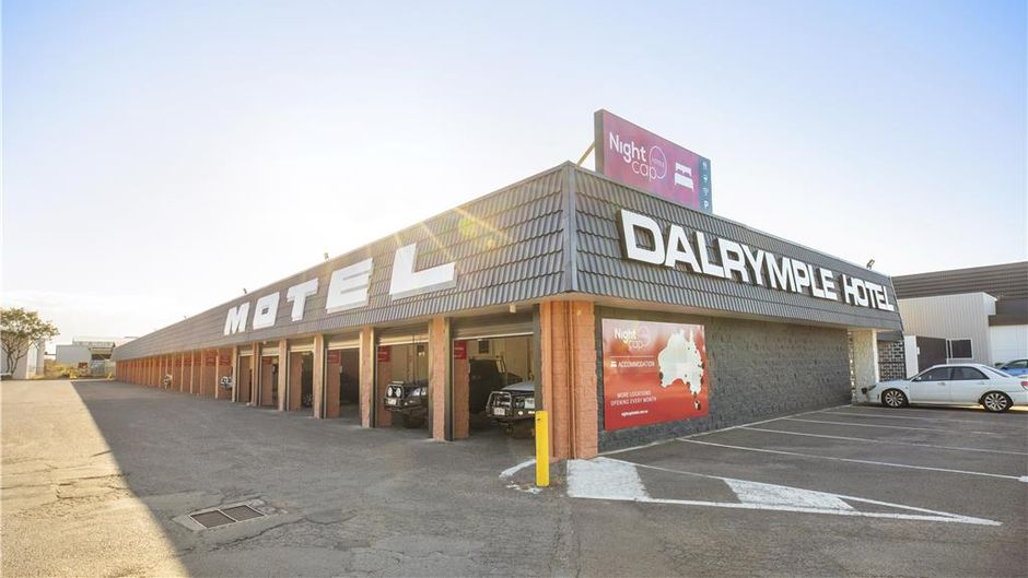 Dalrymple Motel Exterior