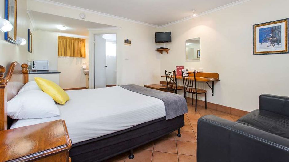 Glenmore Tavern Suite