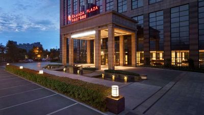 Ramada Plaza Hotel Lianyungang