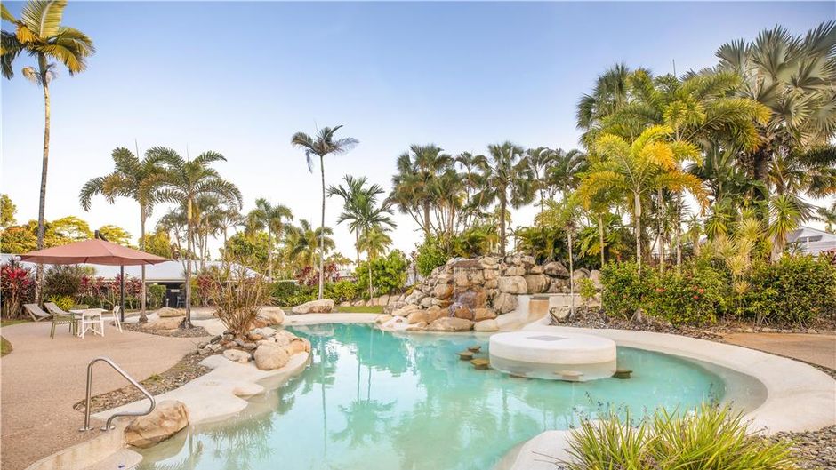 Mission Beach Resort Pool
