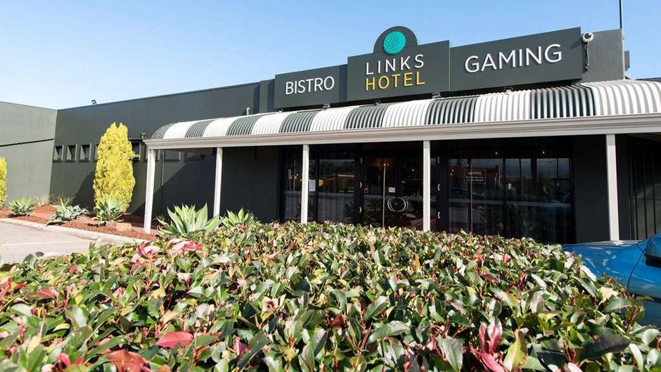 Links Hotel Exterior