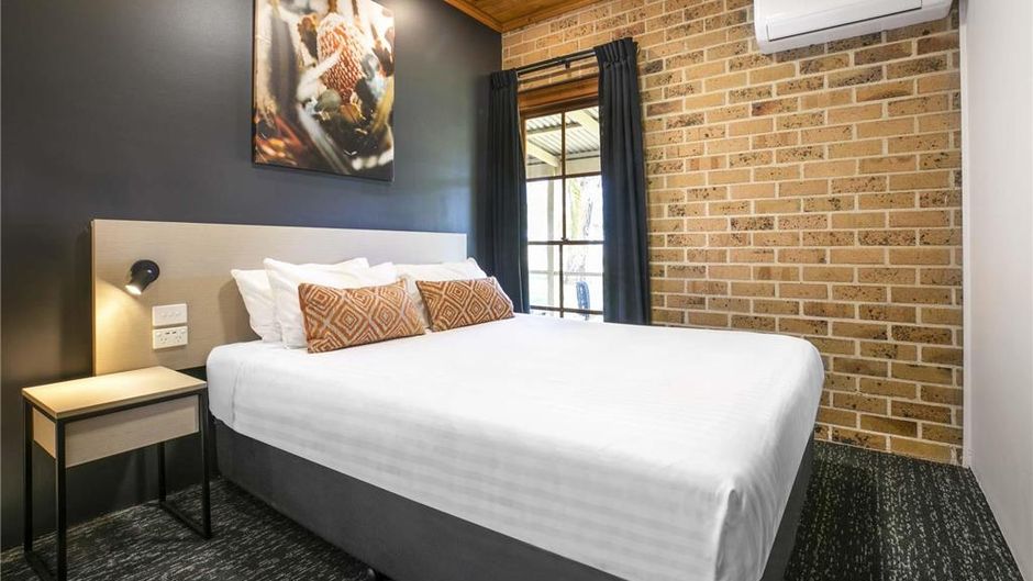 Macquarie Inn Room