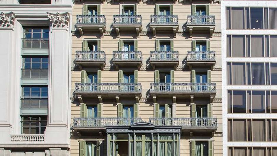 Room Mate Anna Hotel Exterior