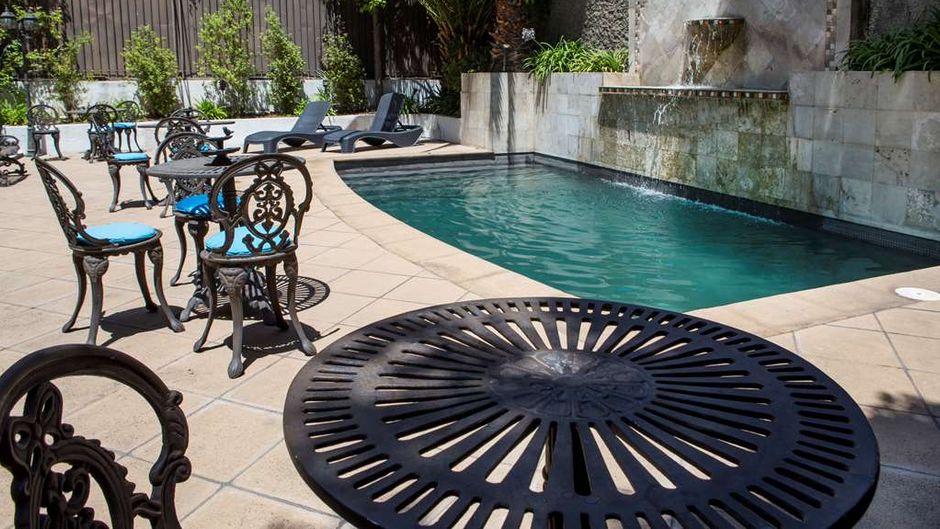 Hotel Park Plaza Bonaparte Pool