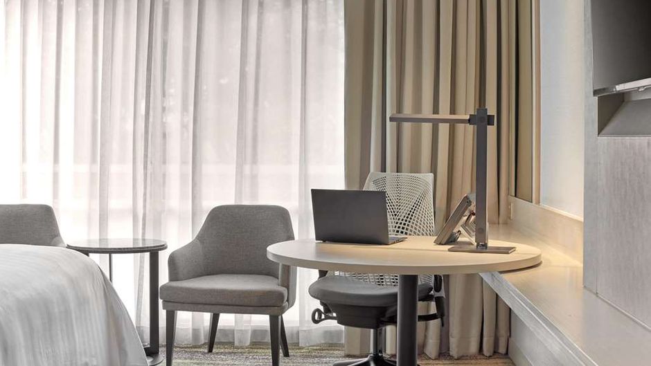 Parkroyal on Beach Road Room